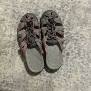 Gray and pink Slip-On Sandals